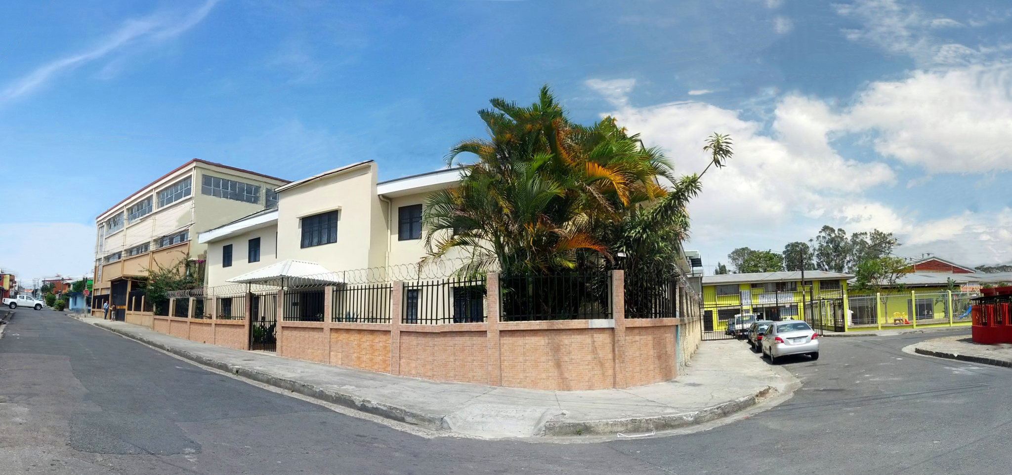 Fachada Centro Educativo El Carmelo